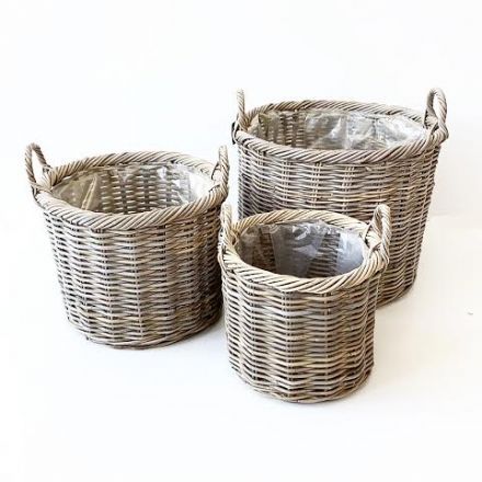 salg af Rattan kurv med plast - lys grå - Ø35 cm.