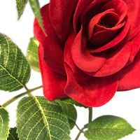 kunstig rosenranke i rød